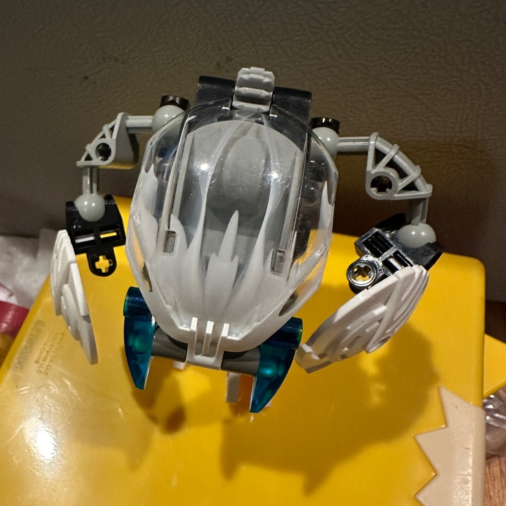 LEGO Bionicle Kohrak (Set 8565) - Picture 4 of 11